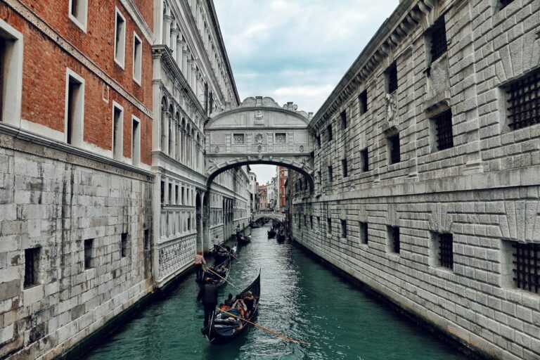 soroush-karimi--_sqg5n-i54-unsplash